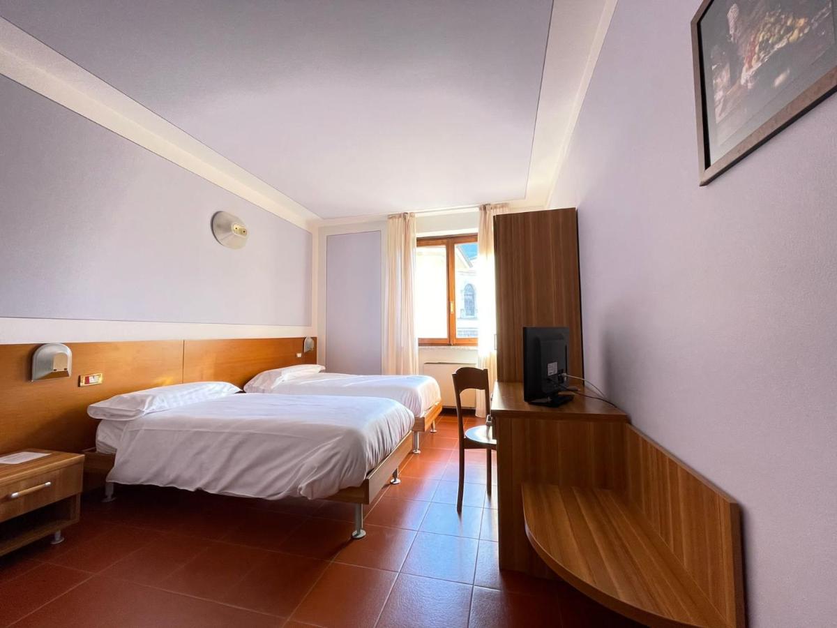 Hotel Ristorante Centrale - Housity