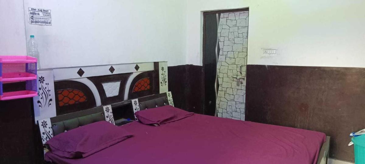 SPOT ON The Raj Hut Hotel & Restaurant - Housity