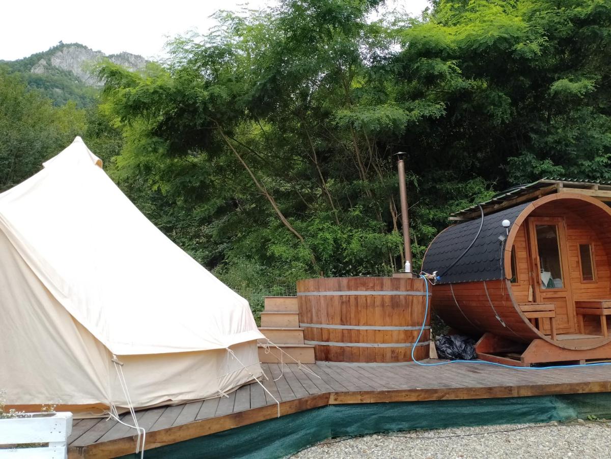 Tiny House Village Resort - Housity