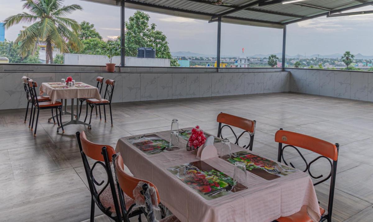 Treebo Trend Pranav Park - Housity