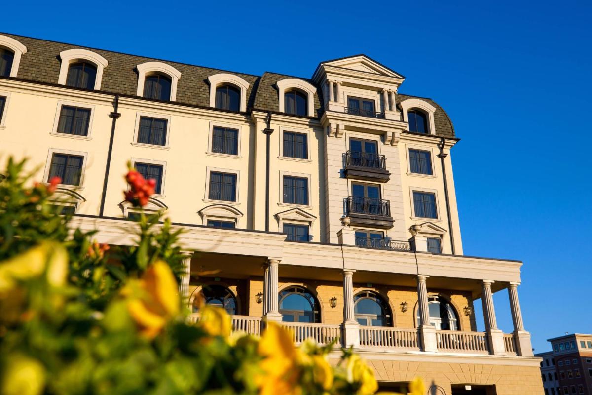 Hotel Carmichael, Autograph Collection - Housity