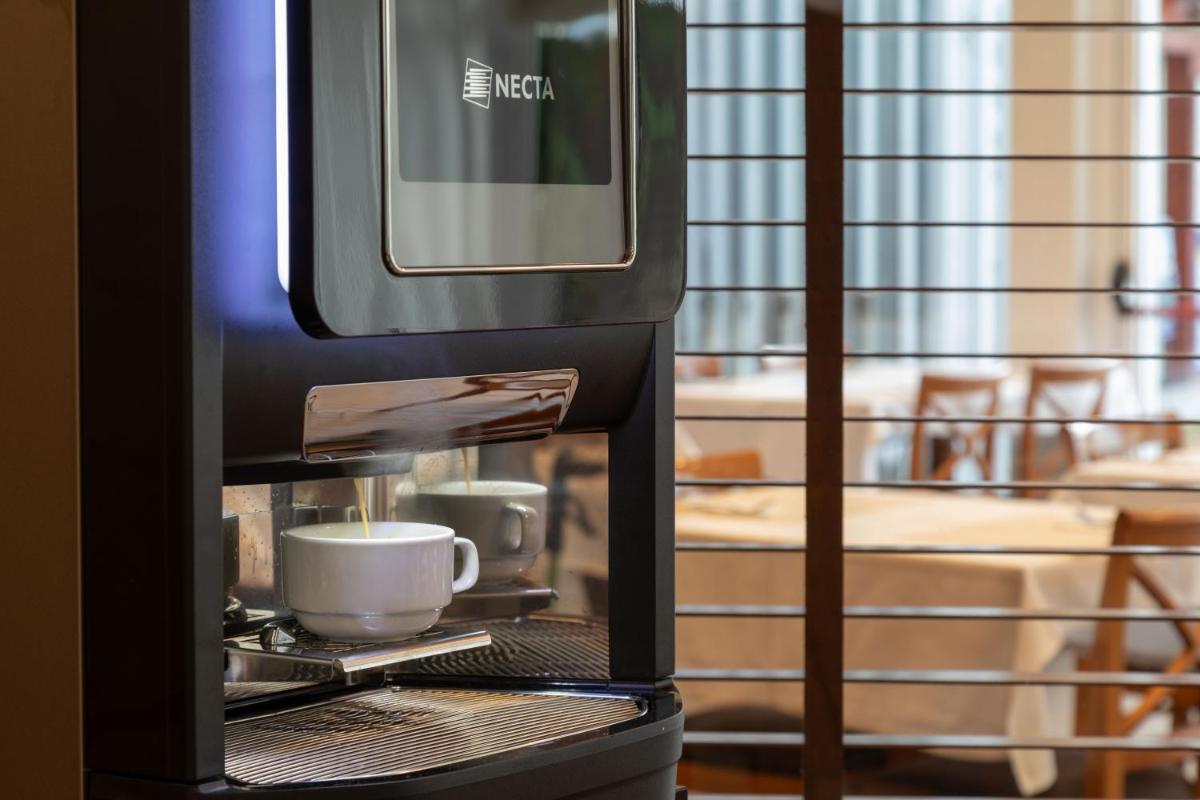 Utensilios para hacer té y café en Prestige Victoria