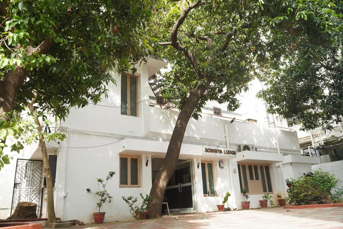 SOWMYA LODGE - Housity