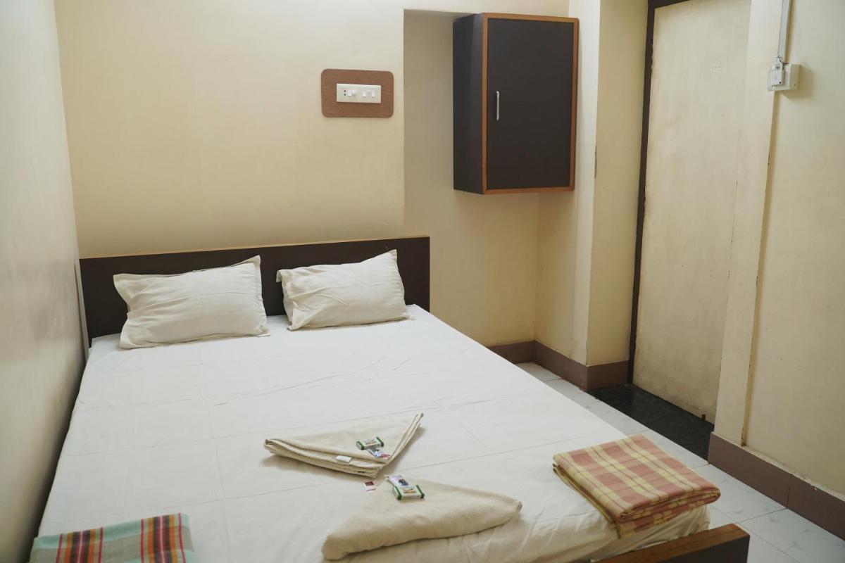 SOWMYA LODGE - Housity