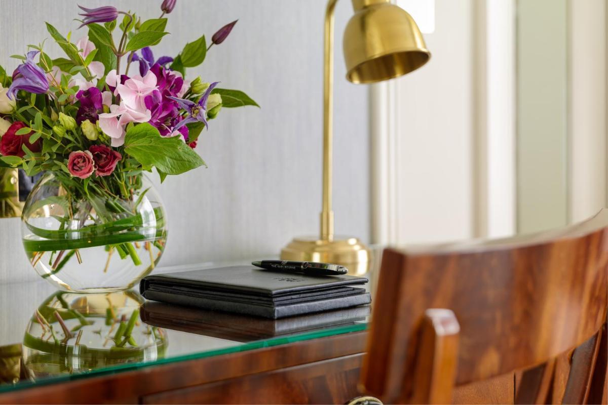 The Shelbourne, Autograph Collection - Housity