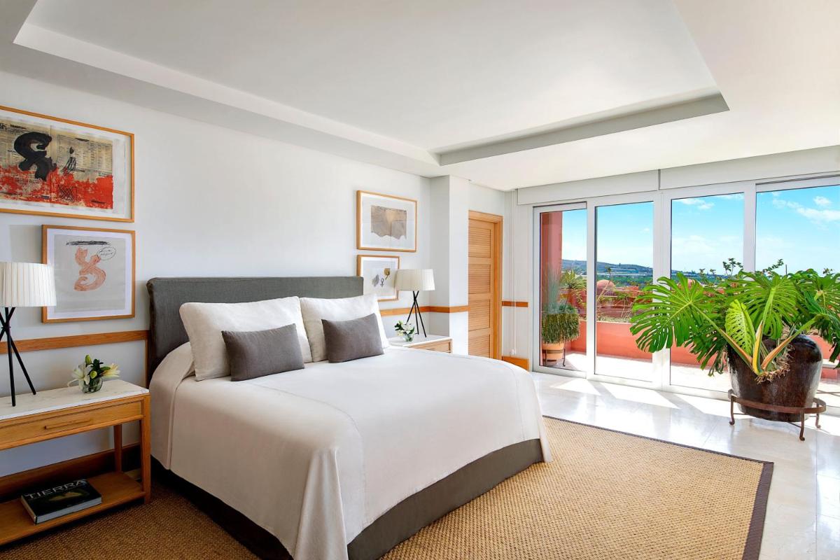 Cama o camas de una habitación en The Ritz-Carlton Tenerife, Abama