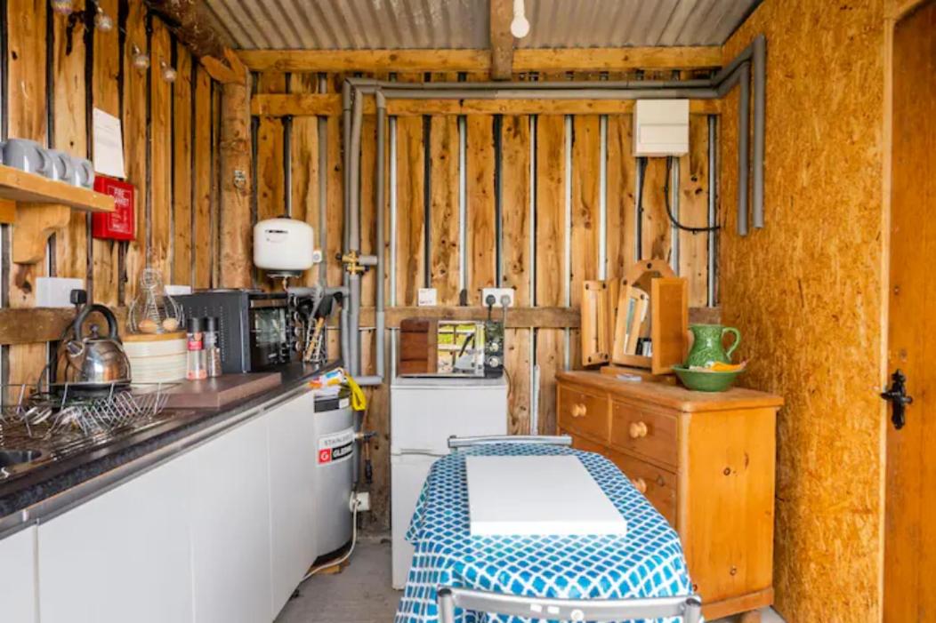 Shepherds Hut at The Retreat - Housity