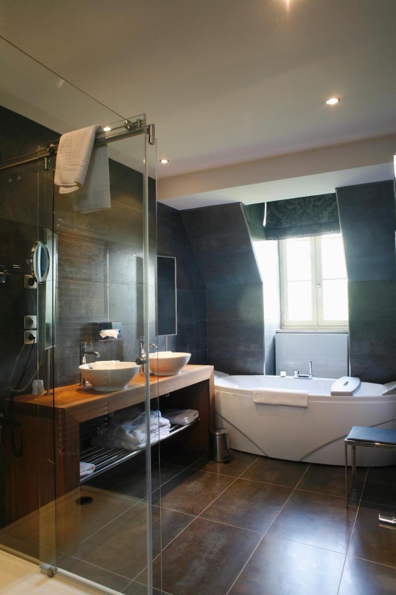 Salle de bains dans l'établissement Chateau De Fere