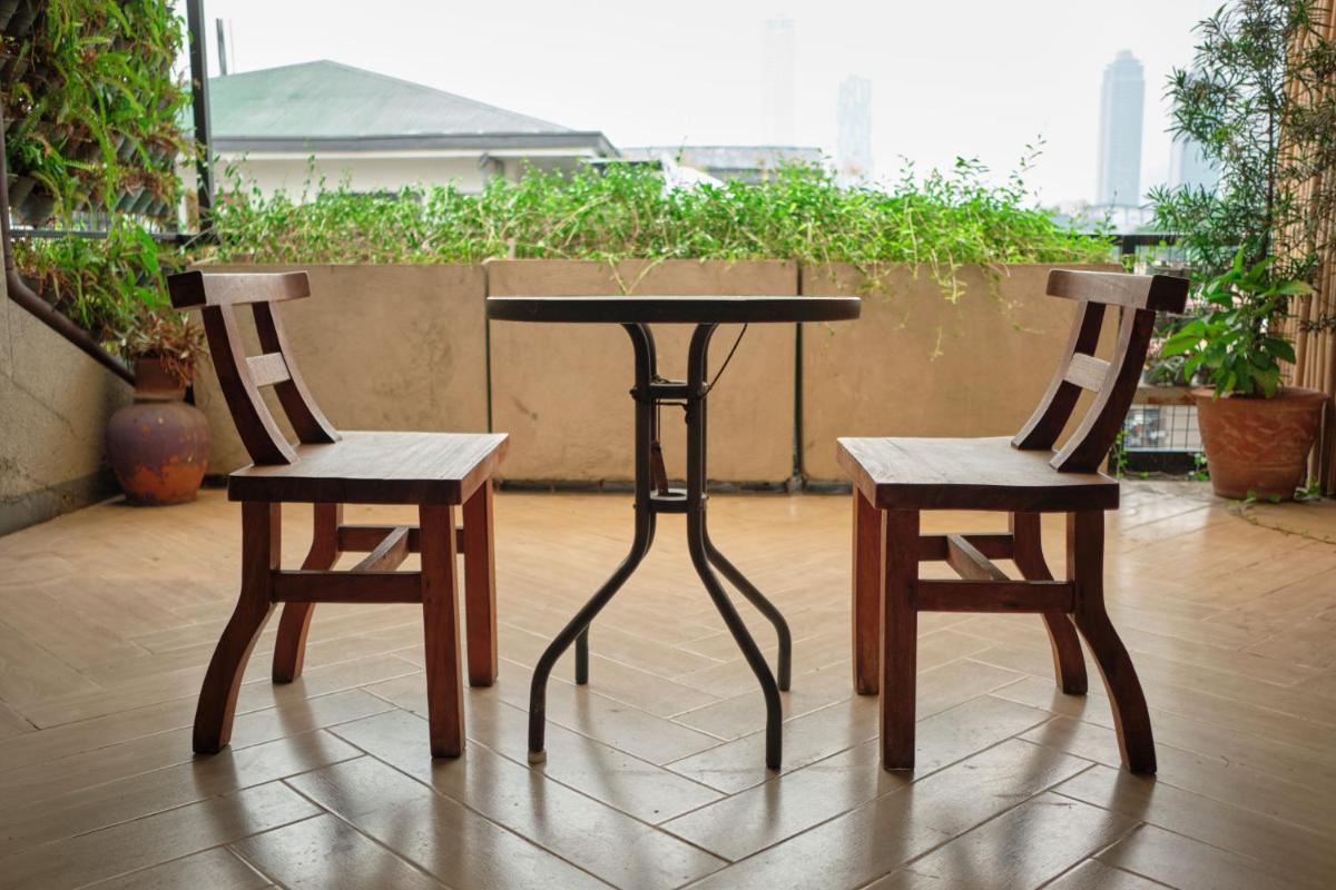 Tropical Poolhouse QC - Housity