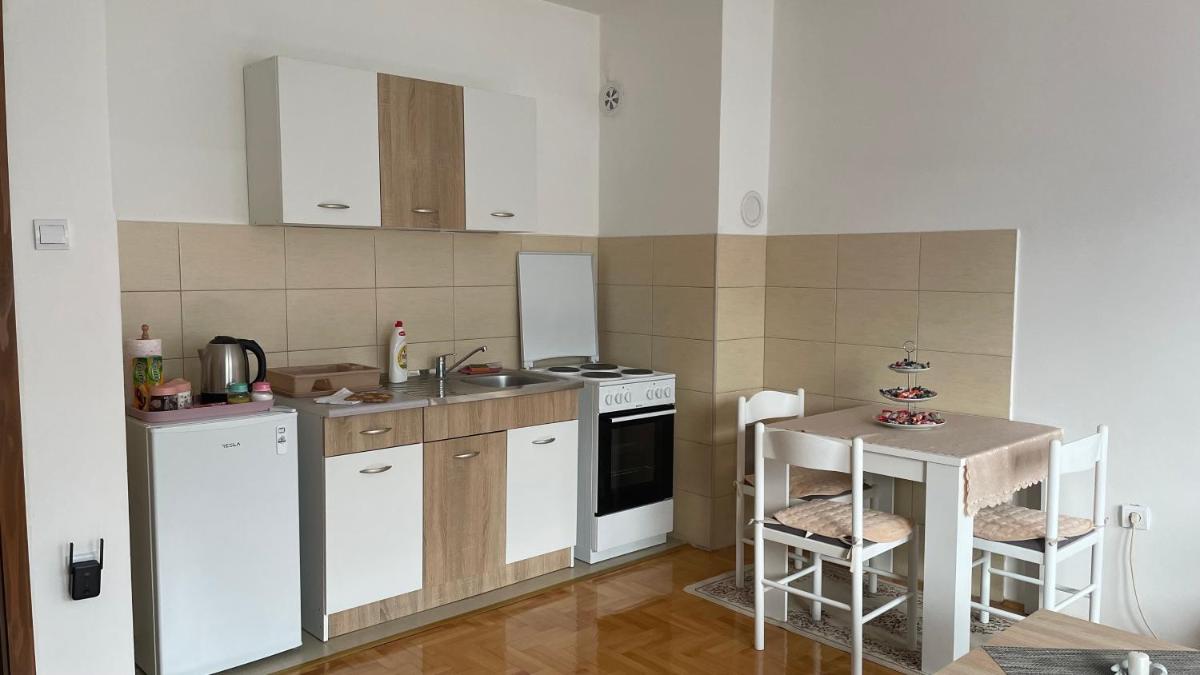 APARTMENT JOVOVIC - Hizvo