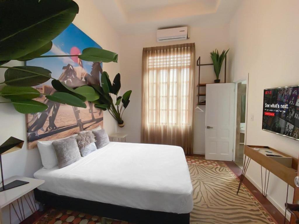 AmazINN Places Boutique Casa Arias - Housity