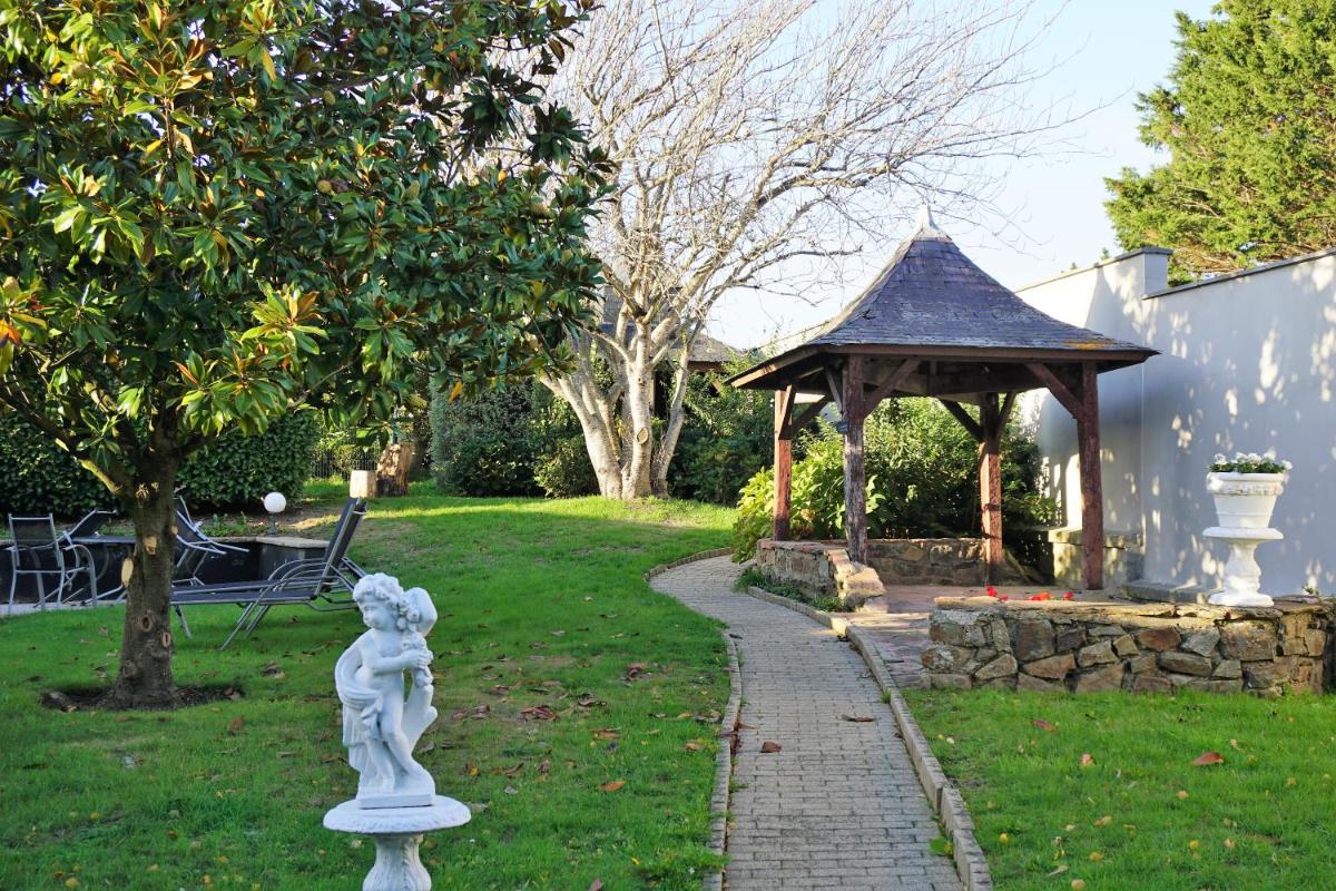 Jardin de l'établissement Domaine du Limonay, The Originals Collection
