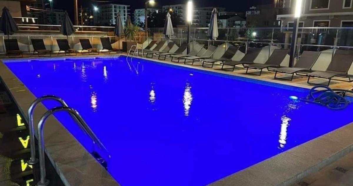 Dominic 2 beds 1 sofa parking pool apartament by Alezzi Nord10 - Housity