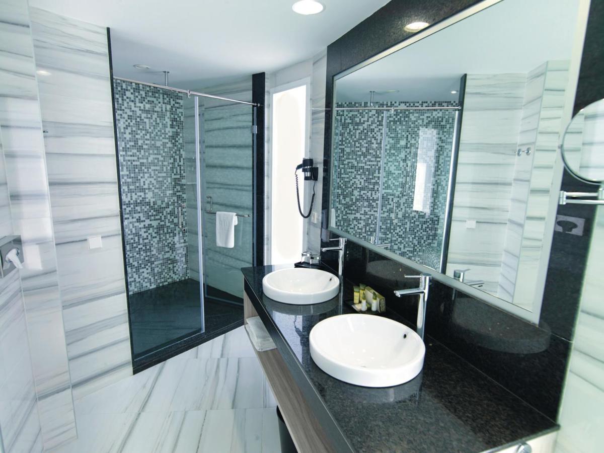 Un baño de Hotel Riu Palace Meloneras