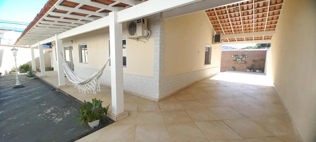 Casa INTEIRA-WIFI-AR split-Espaço PET e Gourmet-TV Ilimitada-03 carros-Até10 pessoas - Housity