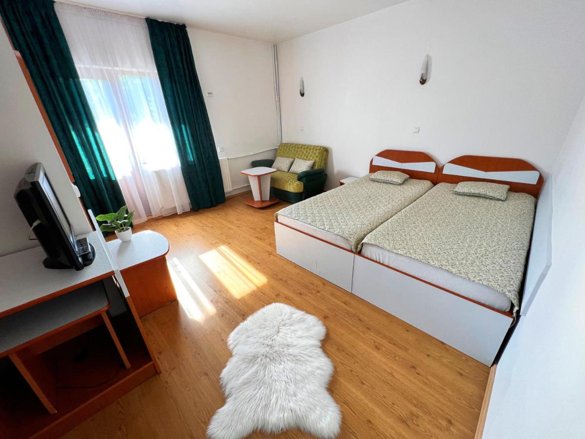 Roua Muntelui - Housity