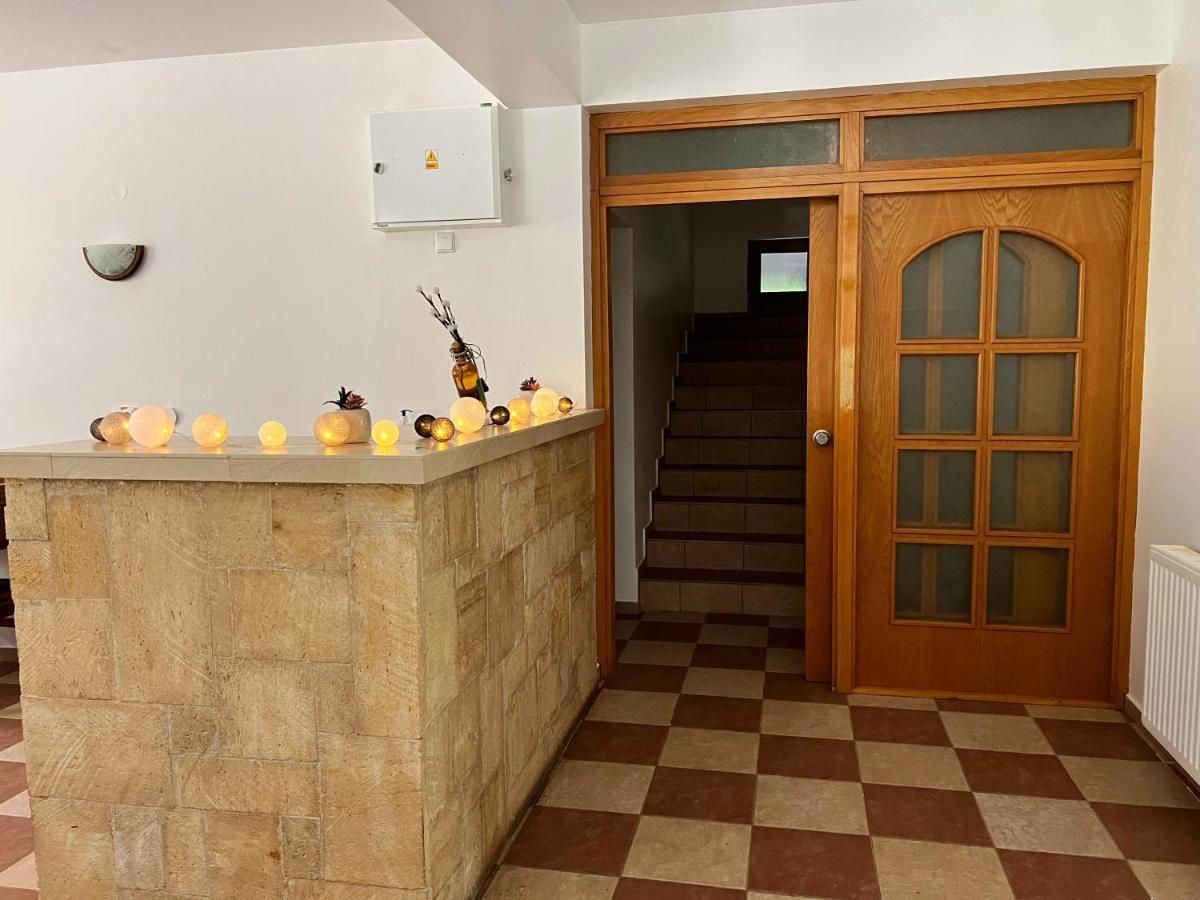 Roua Muntelui - Housity