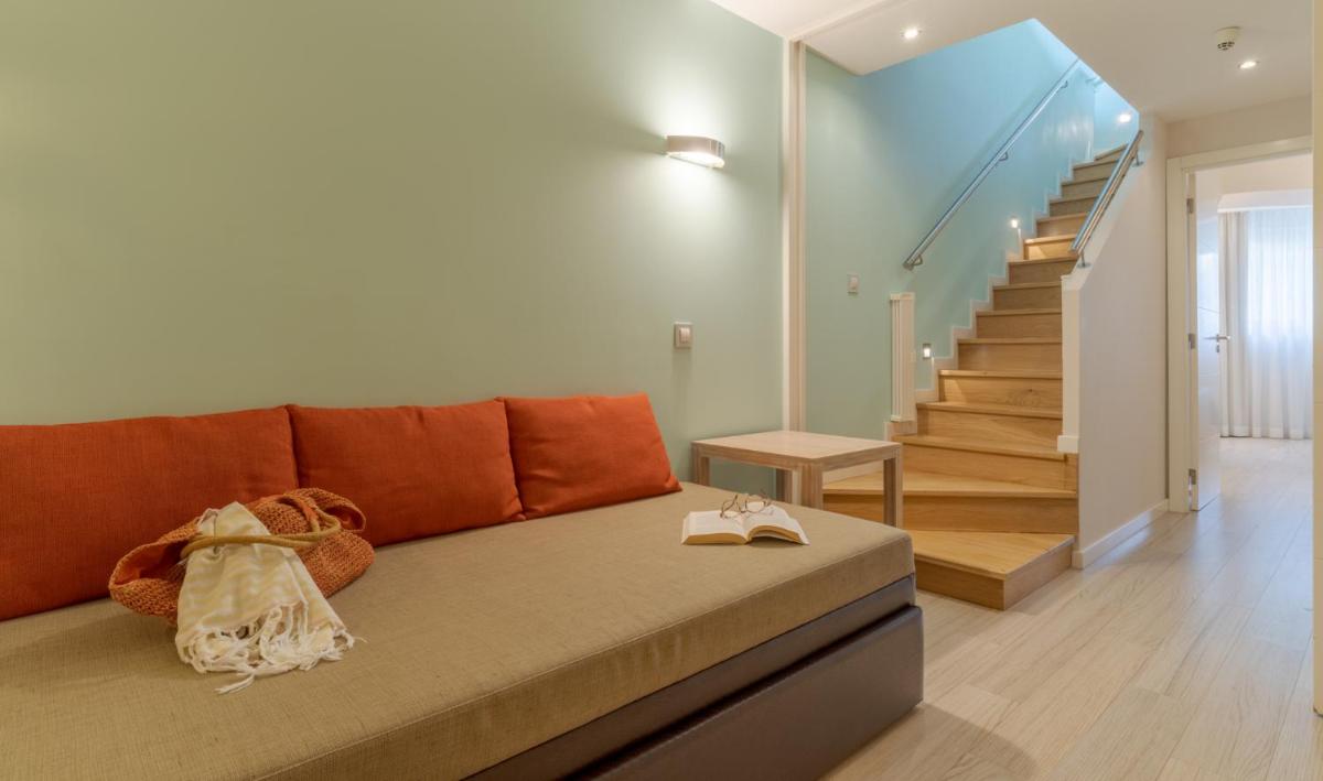 Uma área de estar em Pestana Alvor Praia Premium Beach & Golf Resort