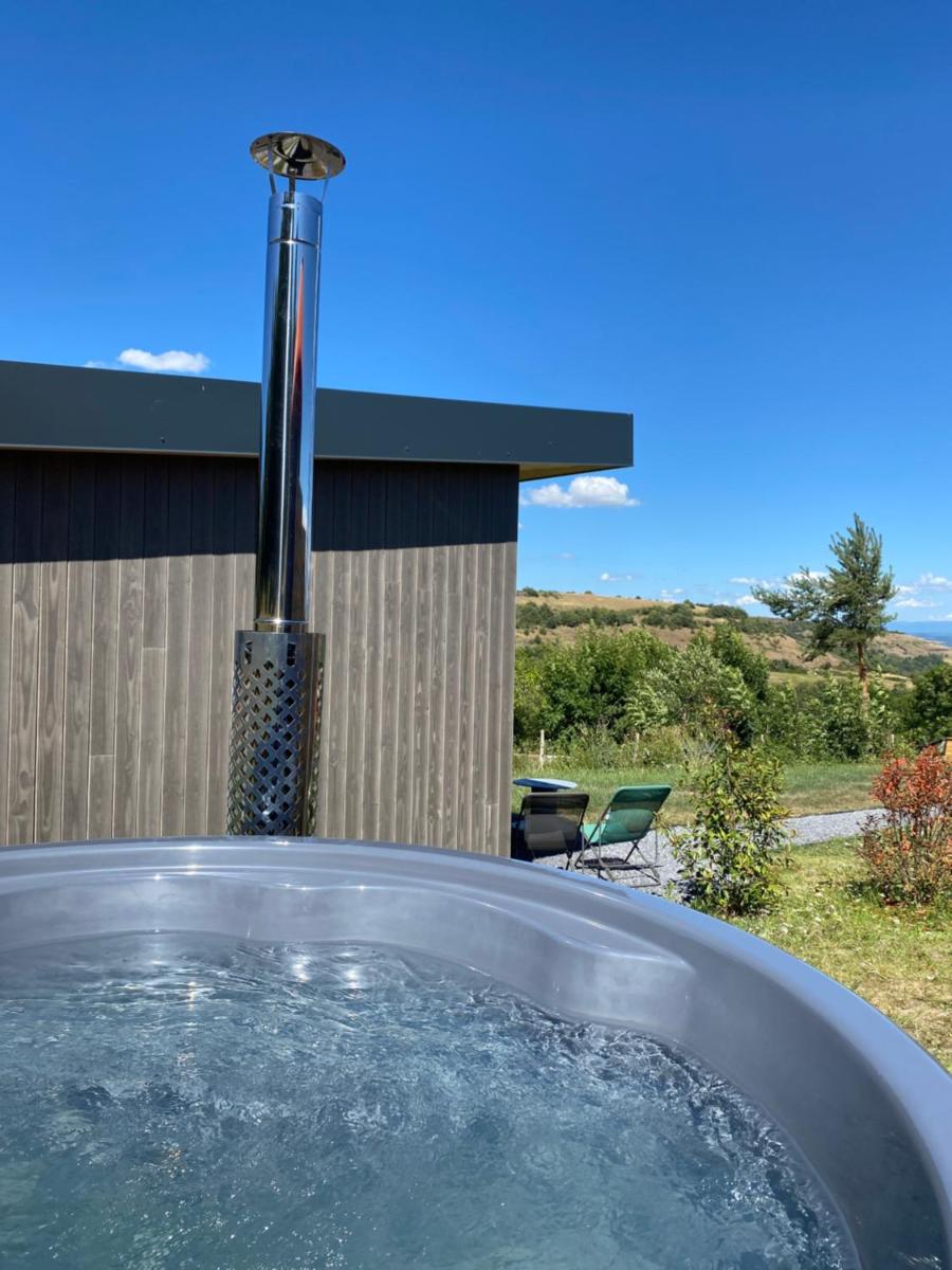 Cottage 2 à 4 personnes ,au cœur des volcans - Housity