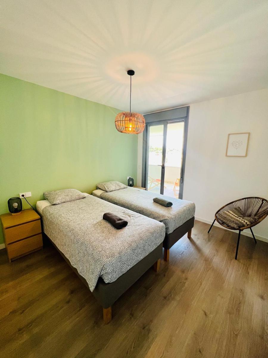 Serenity Views appartement lumineux avec terrasse, nature et piscine - Housity