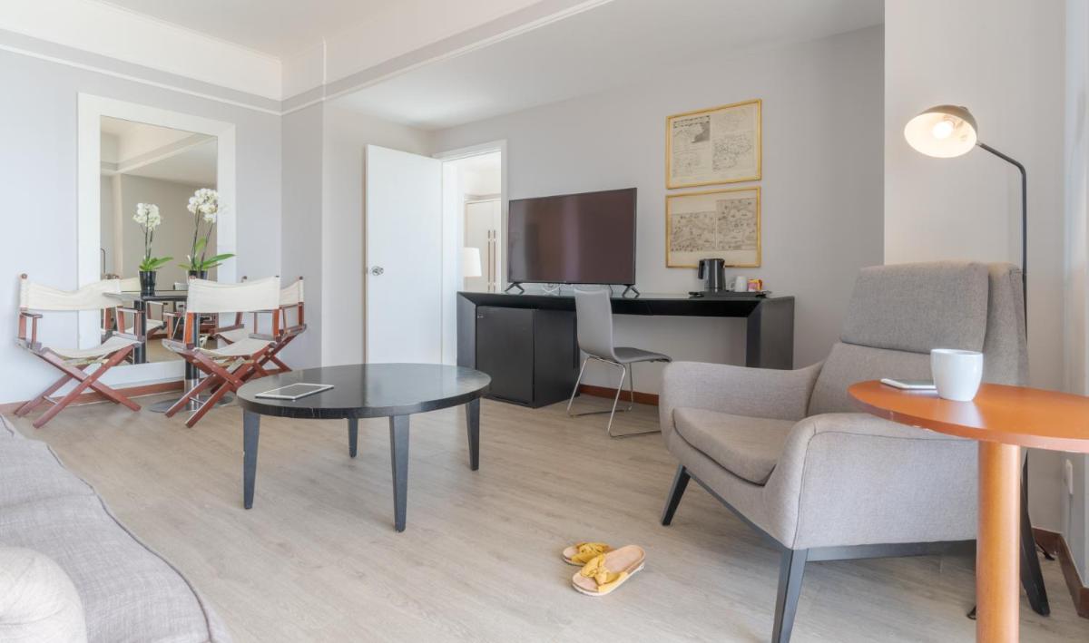 Uma área de estar em Pestana Alvor Praia Premium Beach & Golf Resort