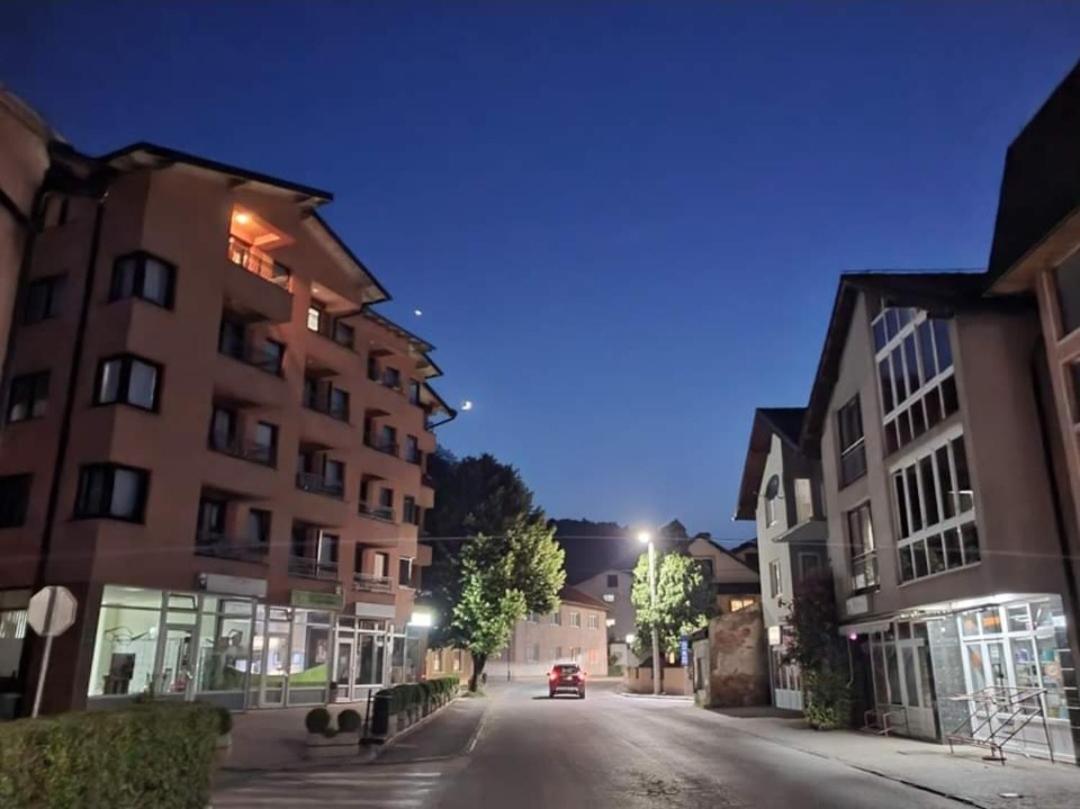 Apartman Gold City 2 Studio - Housity