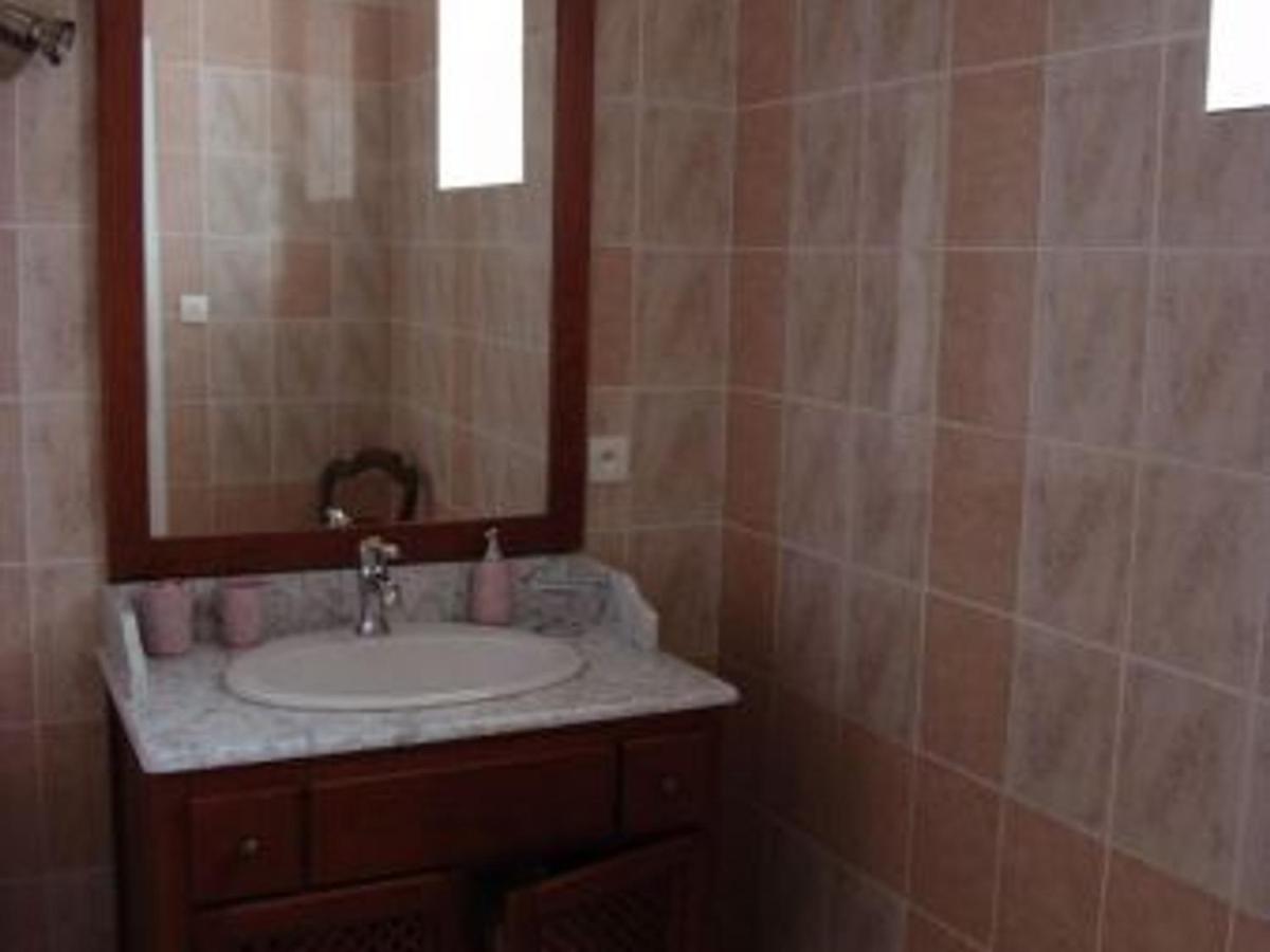 Accueillante Maison Familiale avec Terrasse et Chambres Confortables à Montigny-lès-Vaucouleurs - FR-1-585-110 - Housity