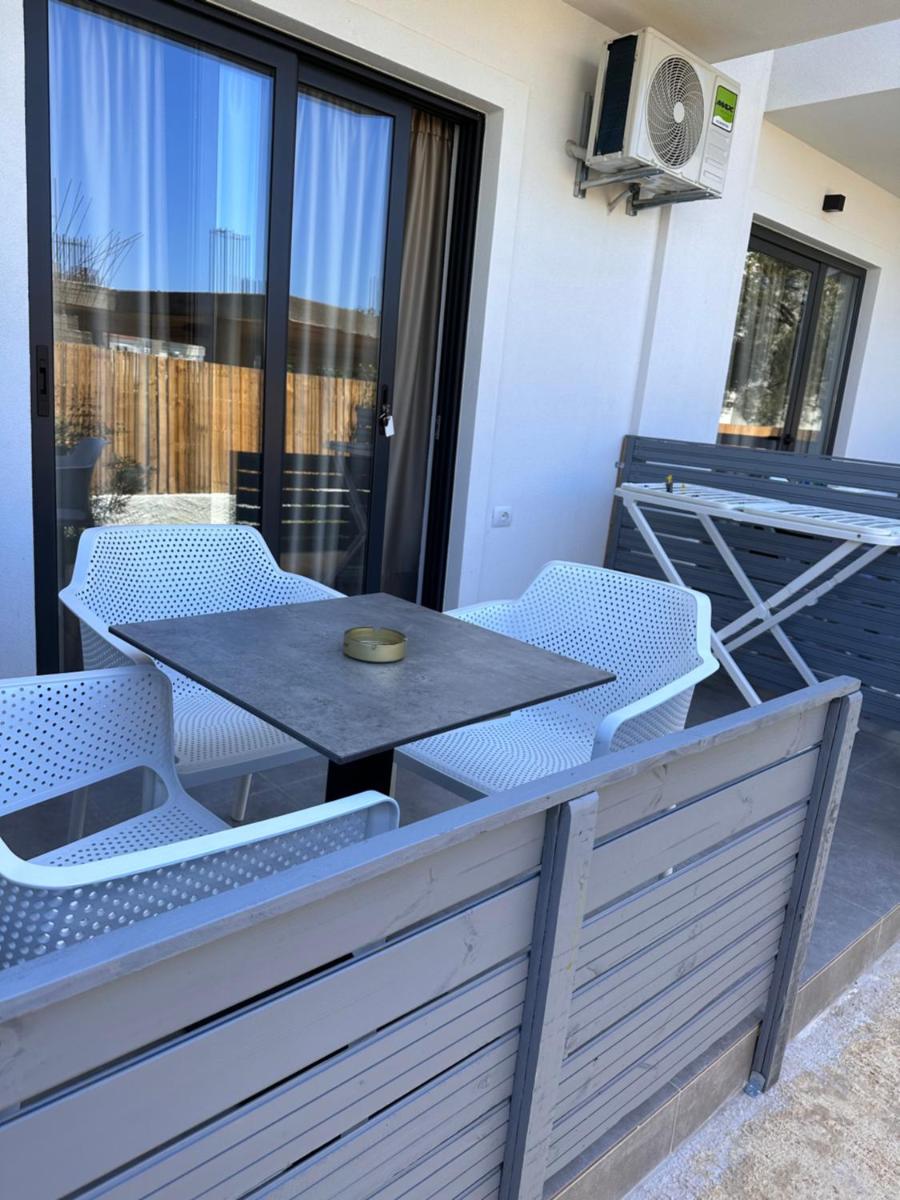 J&B Hotel - Hizvo