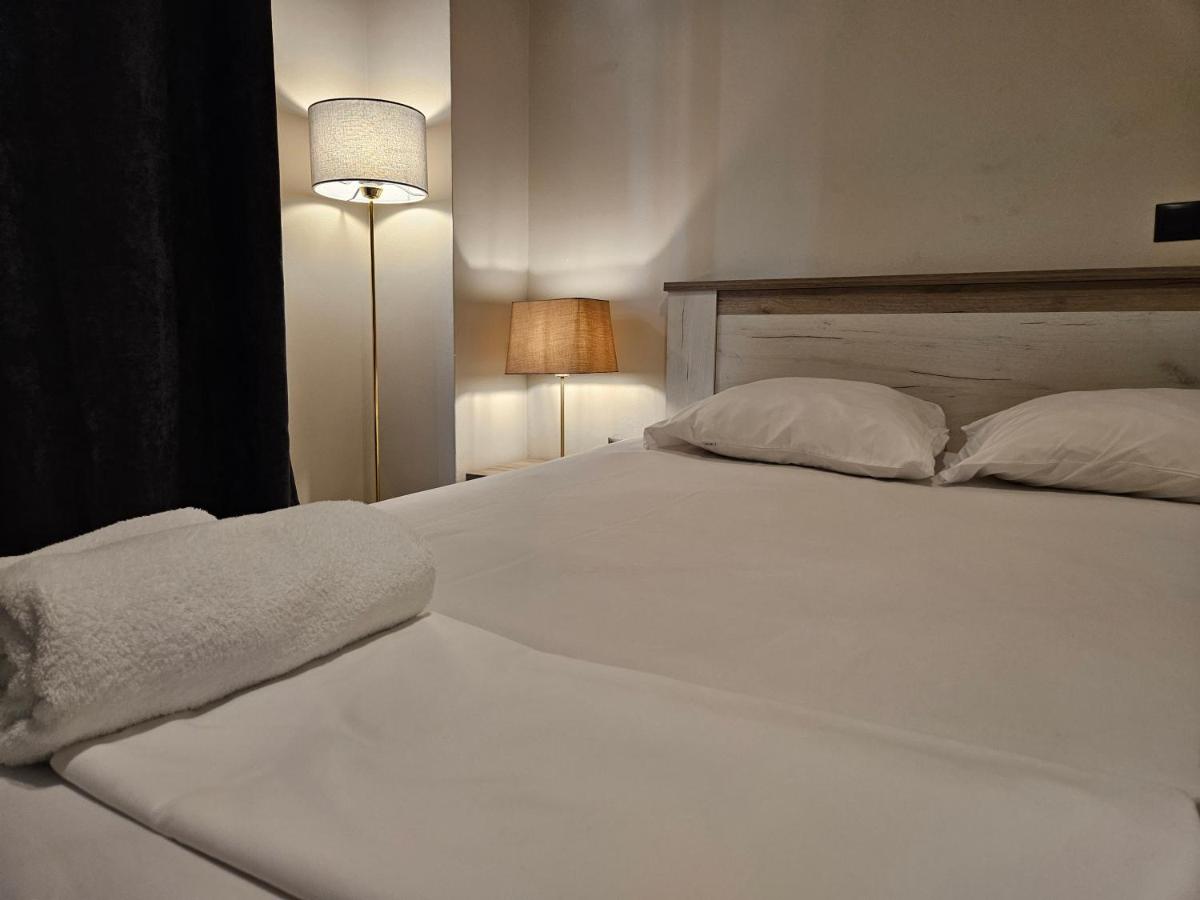 Lemon Tree Inn - Housity