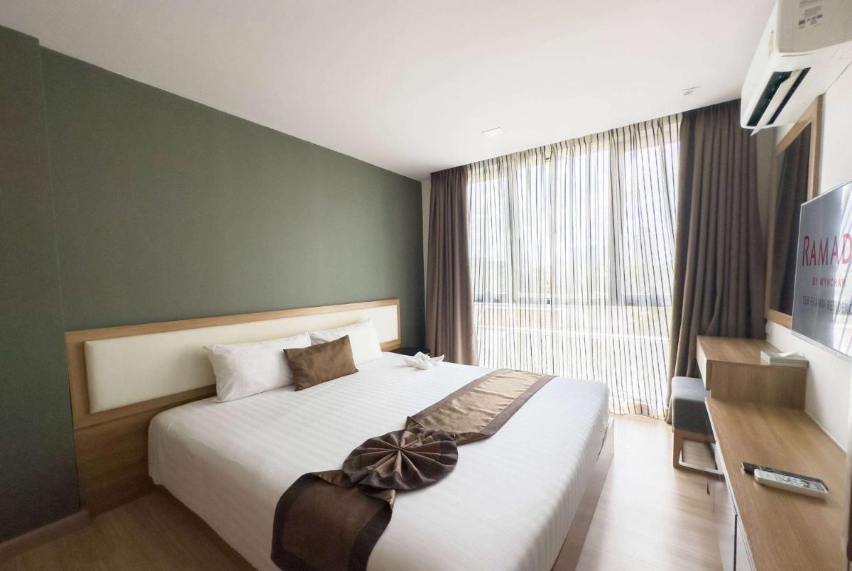 Ramada by Wyndham Bangkok Ten Ekamai Residences - Housity