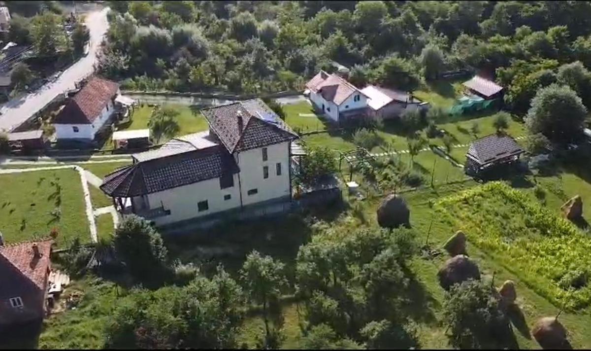 Apartament La Vilă - Housity