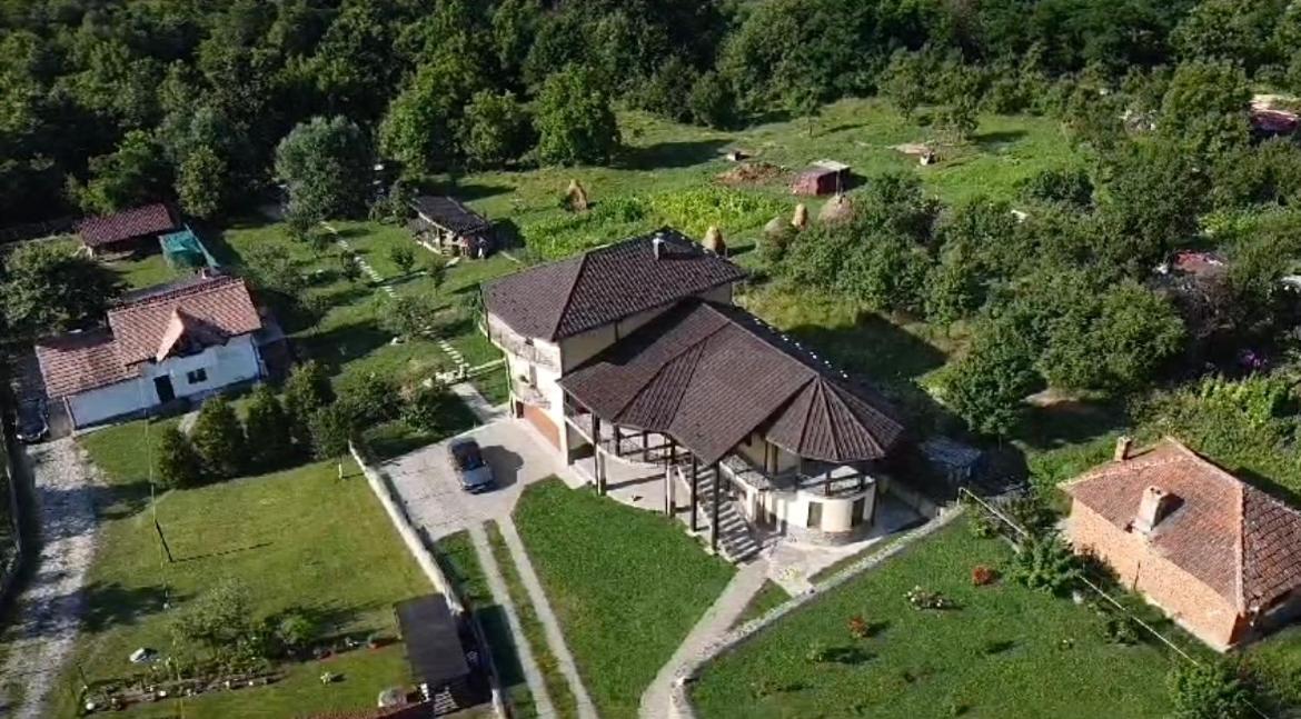 Apartament La Vilă - Housity