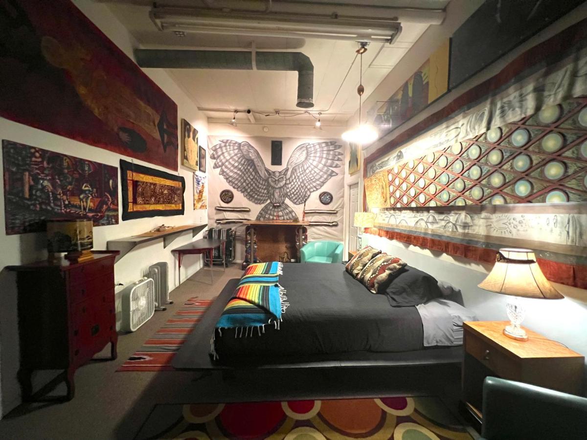 SPACE CASTLE: a 1950s Gas Station transformed into an Art Themed Wonderland - Housity