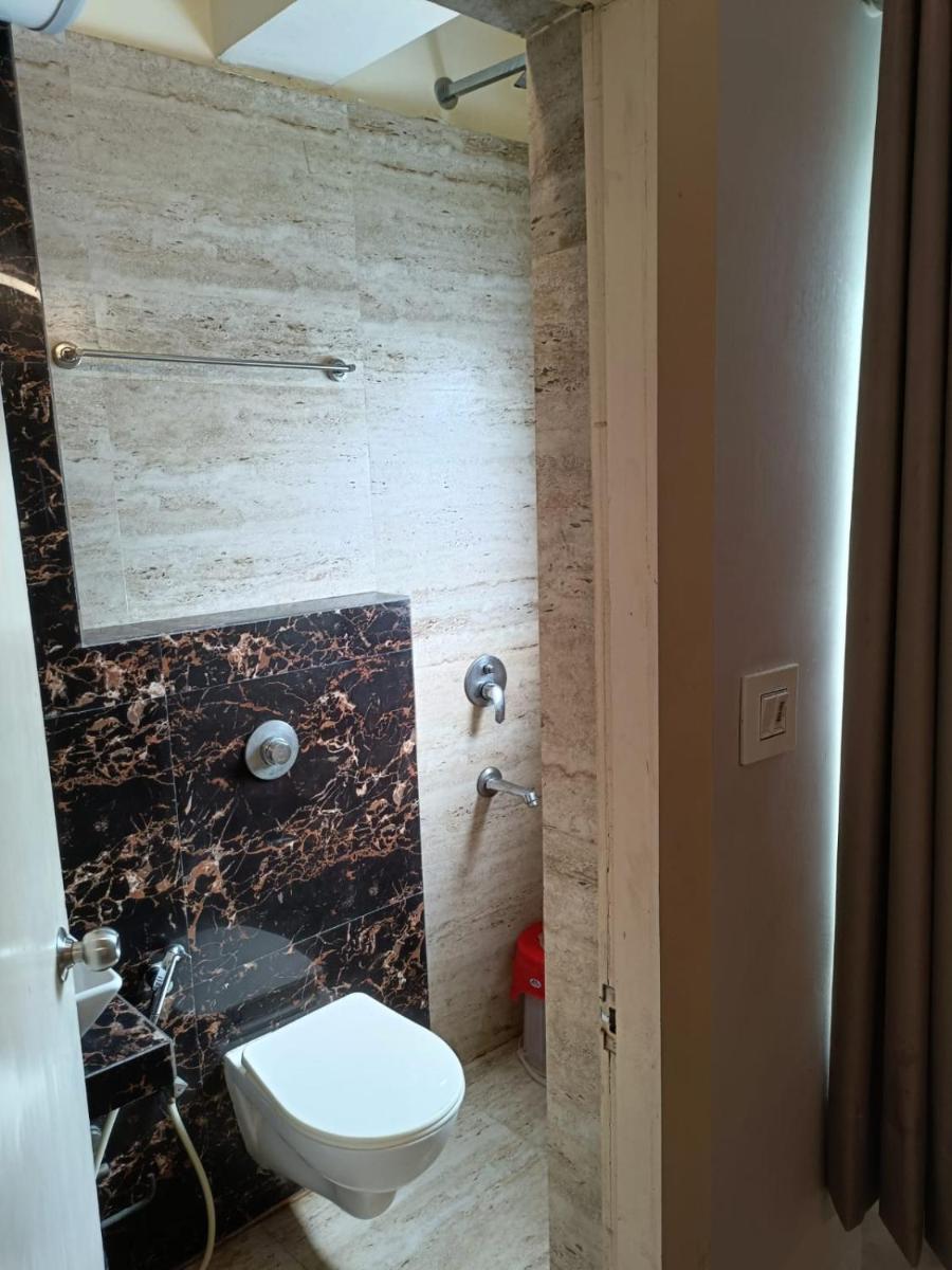 Hotel Mayfair Tower - Housity
