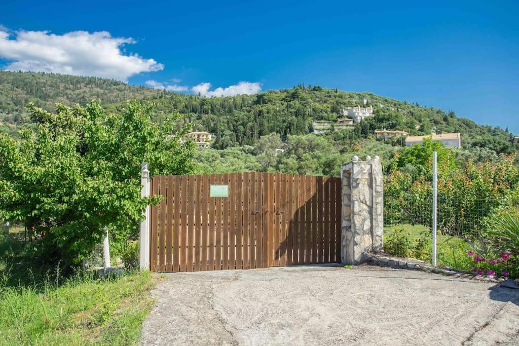 Anthia private studio a breath away from beaches - Housity