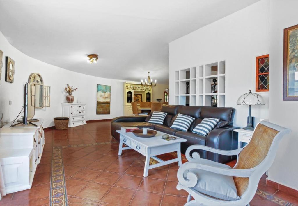 Villa Aventura - Housity