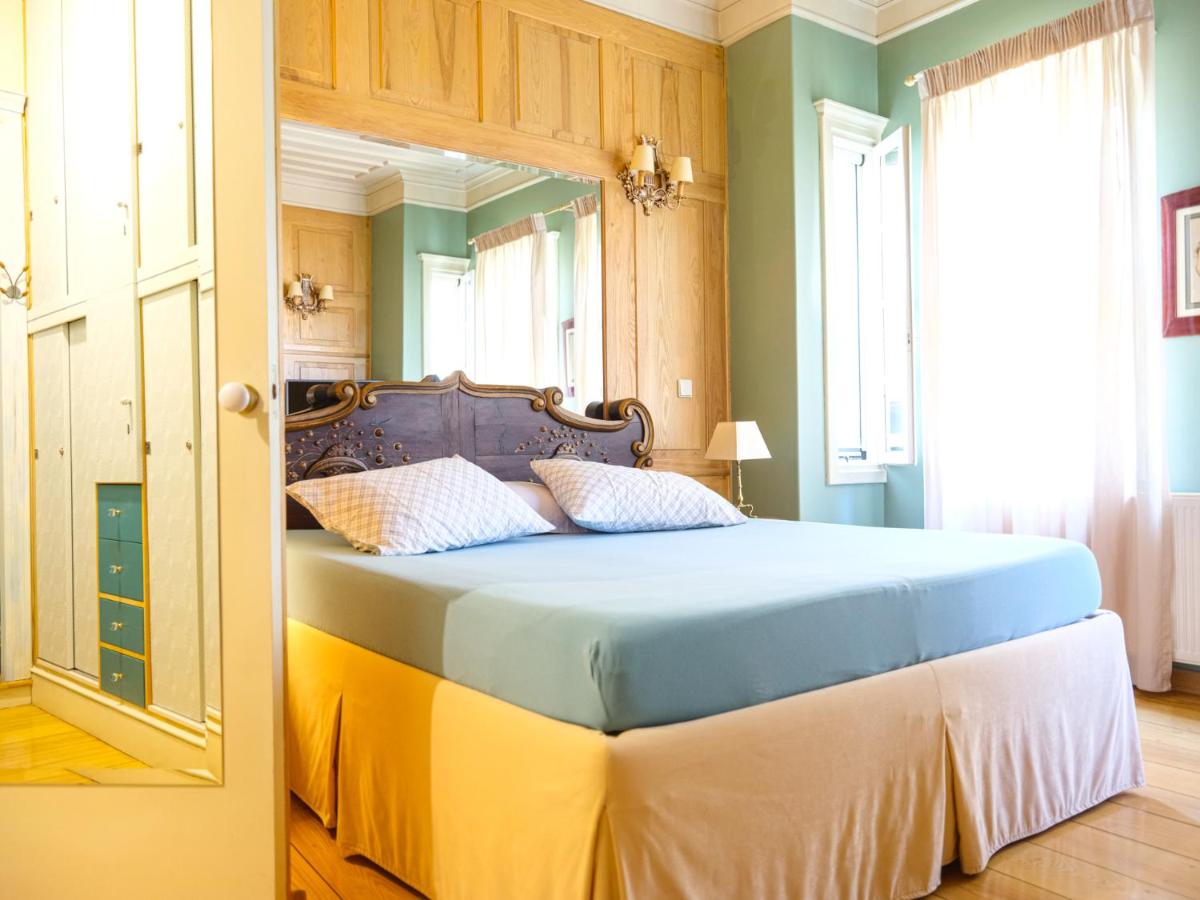 3BR Venetian-style Villa in Mytilene City Centre - Housity