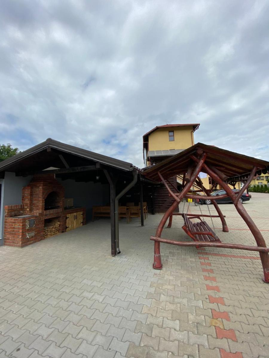 Pensiunea COCO - Housity