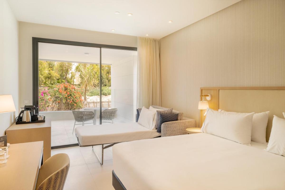 Cama o camas de una habitación en Eurostars Oasis Marbella