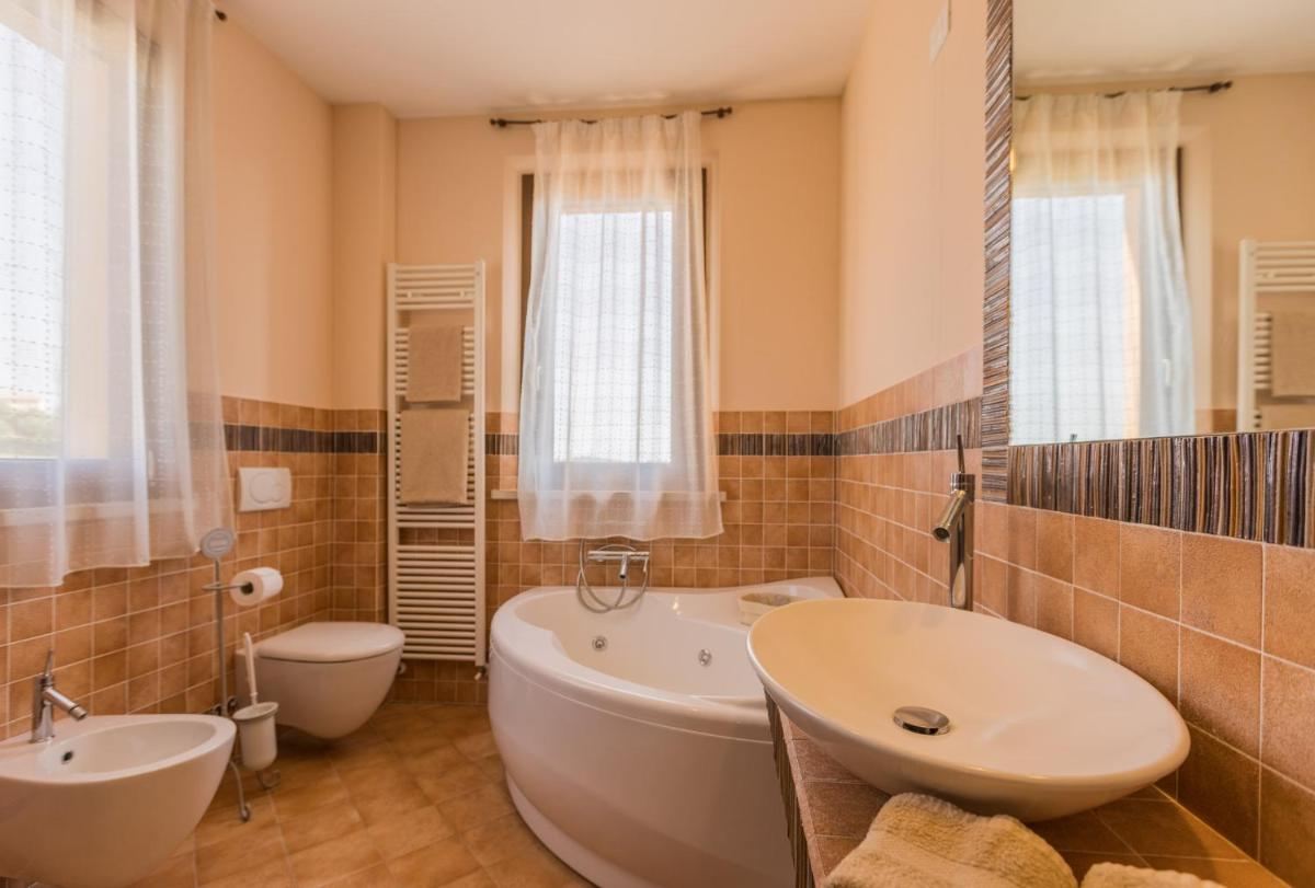 LEONDINA COUNTRY HOUSE - Housity