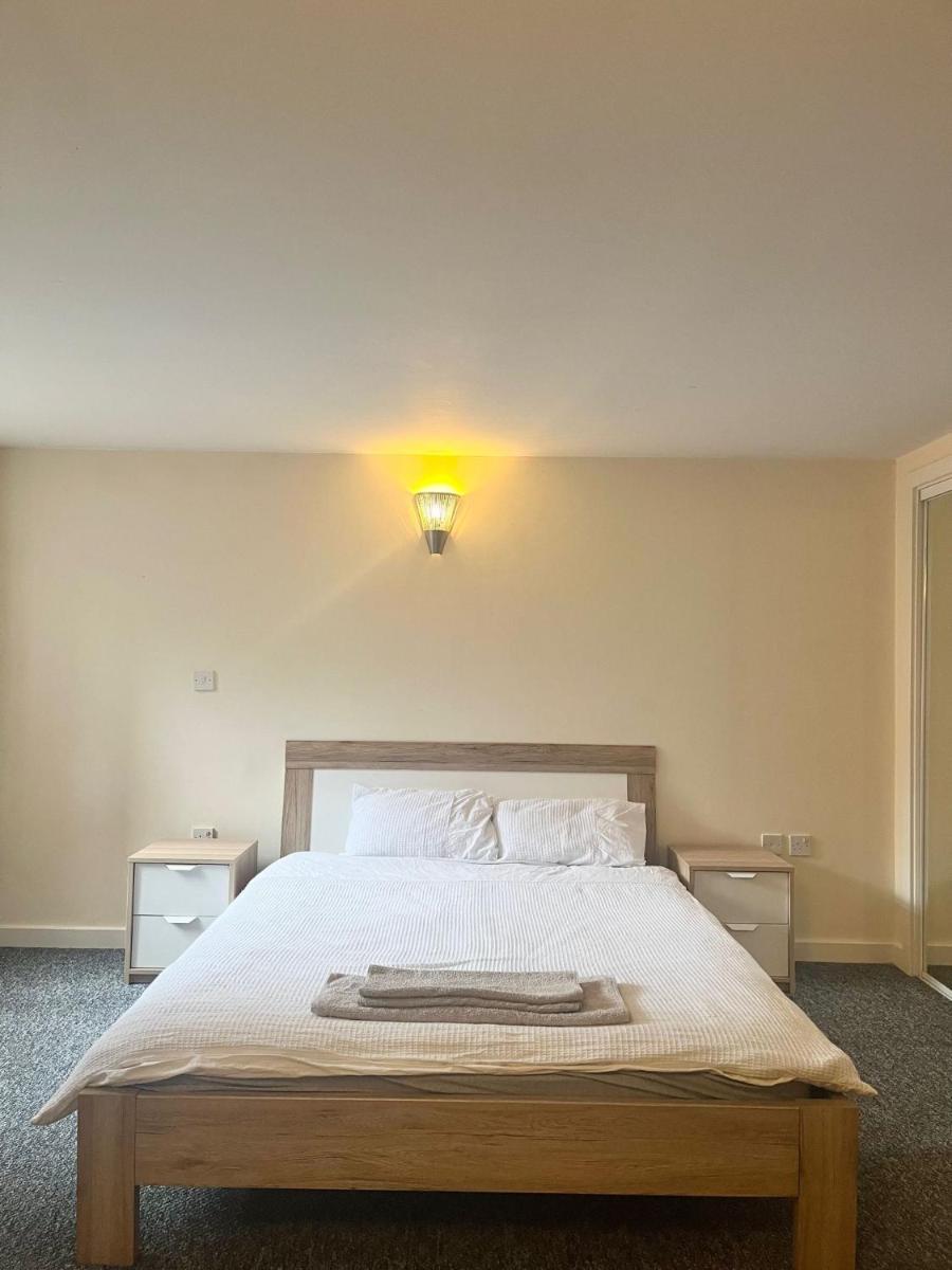 Ensuite Private Room in Central Stylish Flat - Housity