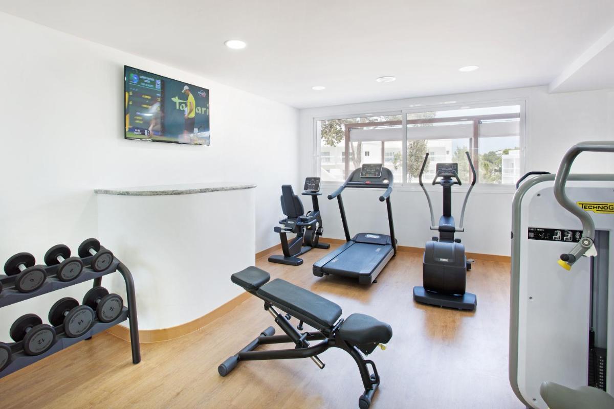 Gimnasio o instalaciones de fitness de Grupotel Ibiza Beach Resort - Adults Only