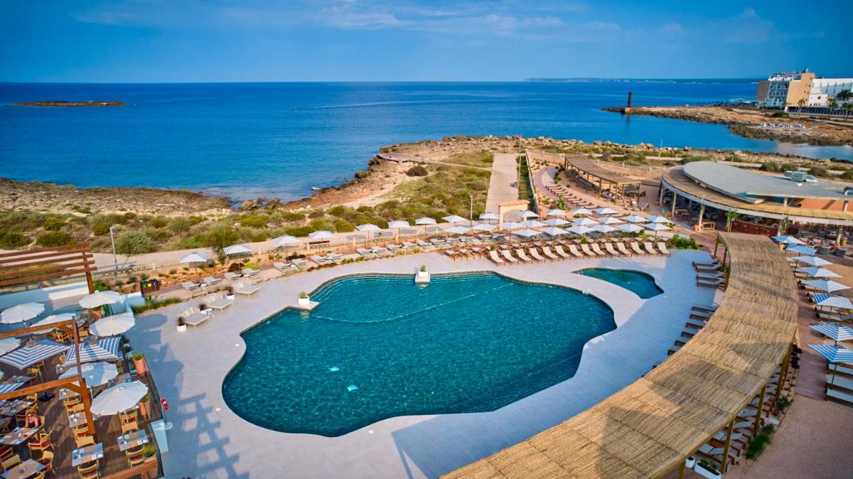Piscina en o cerca de Universal Grand León & Spa