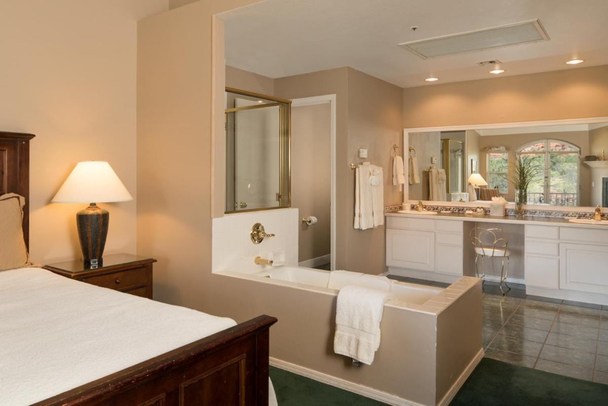 Canyon Villa Bed & Breakfast Inn of Sedona - Housity