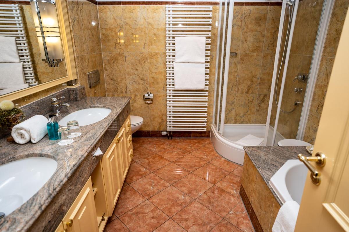 Ein Badezimmer in der Unterkunft Hotel Strandperle