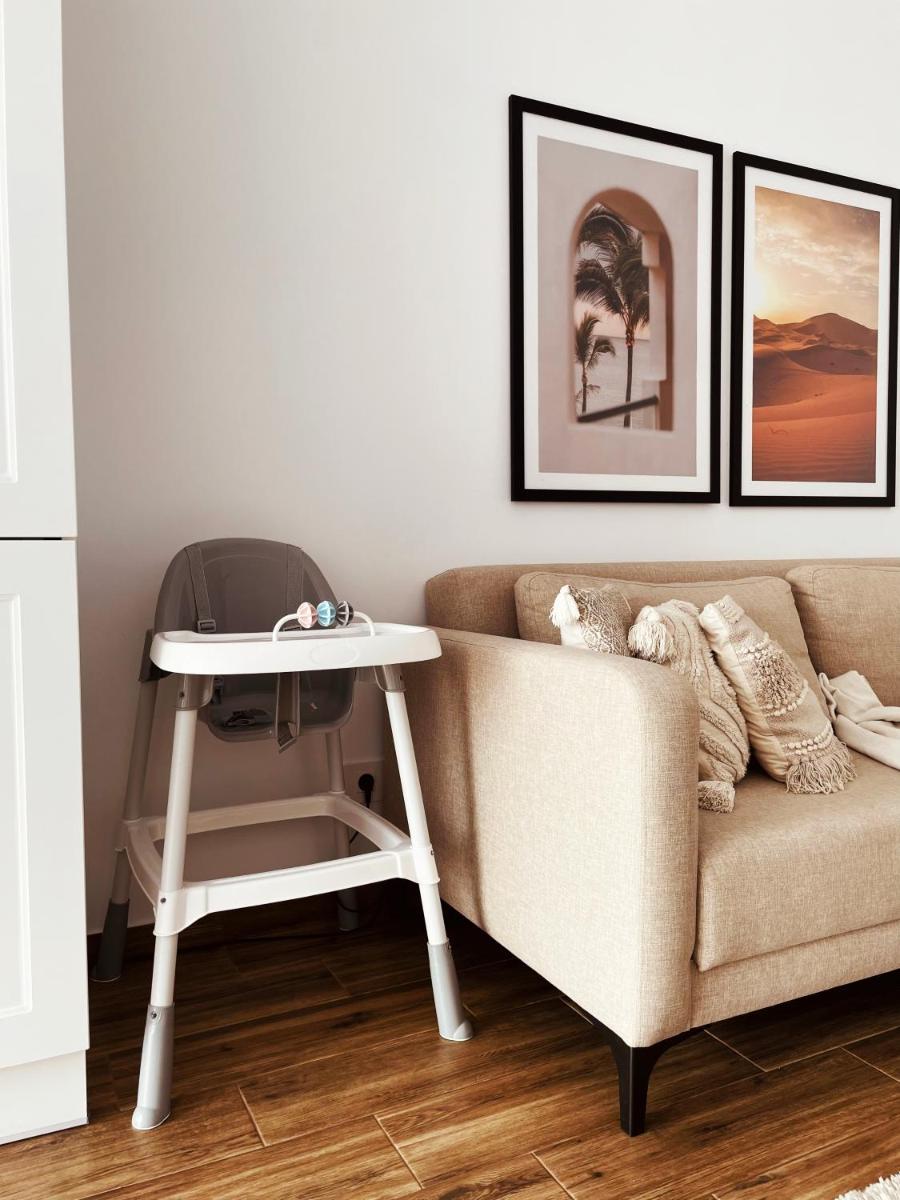 The Palm 1 Apartment - family friendly, free parking, central, self check-in - Housity