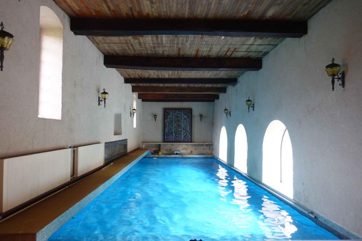 Château de La Rivière - Housity