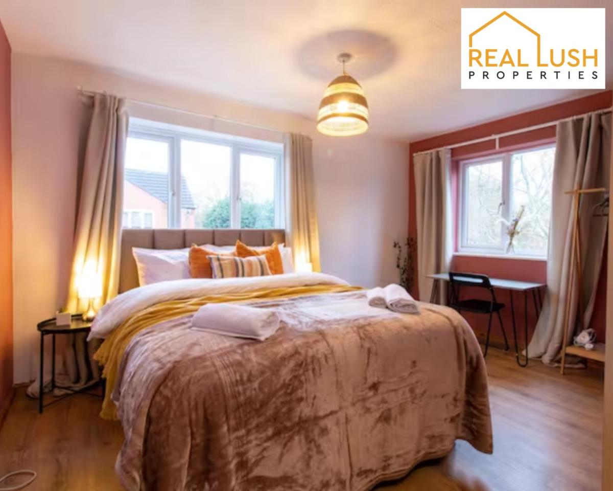 One-Bedroom Apartment By Real Lush Properties In Langsett - Housity