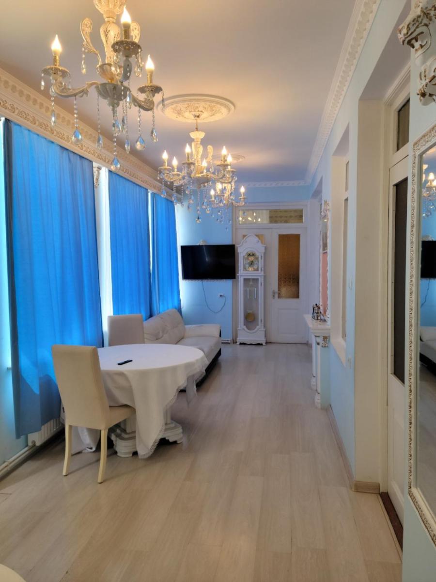 Artush & Raisa B&B - Housity