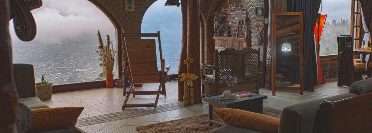 CONDOR ILALO LODGE - Housity